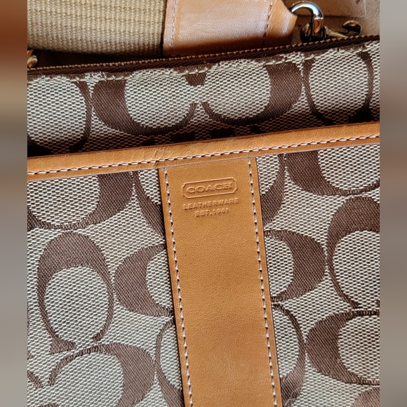 Coach Legacy Signature Swingpack Crossbody - Picture 5 of 5